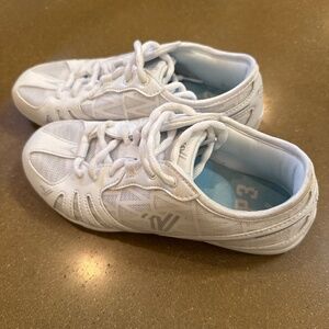 Varsity LP3 Cheer Shoes Size: US 6.5